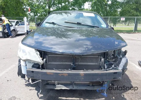 2014 Toyota Camry Hybrid Xle z USA, uszkodzony, nr VIN 4T1BD1FK7EU100054